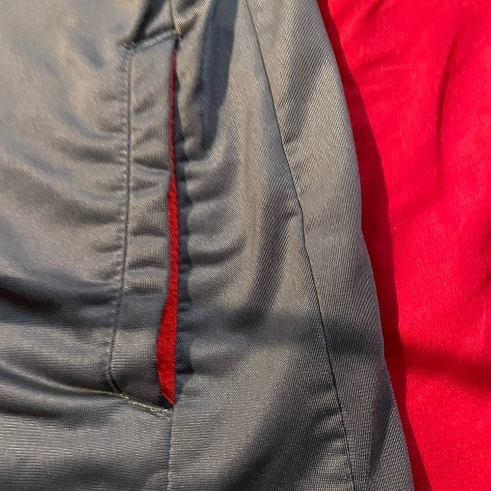 PREVIOUSLY OWNED GREAT CONDITION WOMEN’S STARTER ZIP UP HOODIE GRAY AND RED L - Picture 8 of 14